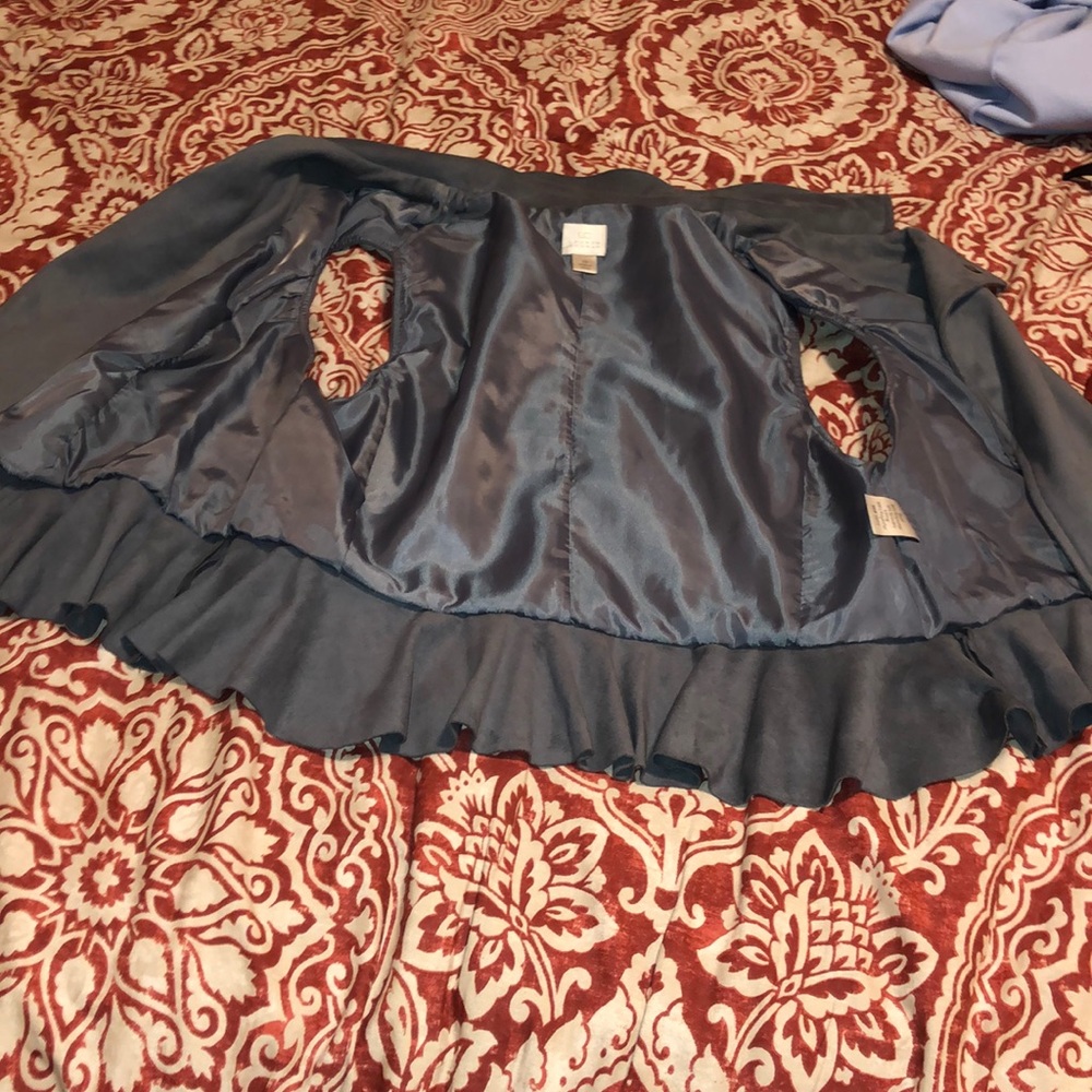 Vest - Picture 2 of 3